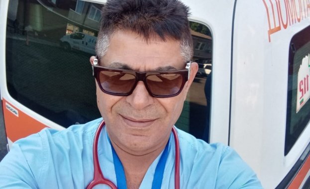 Д р Мохамед Алибрахим е лекар от Центъра за спешна медицинска