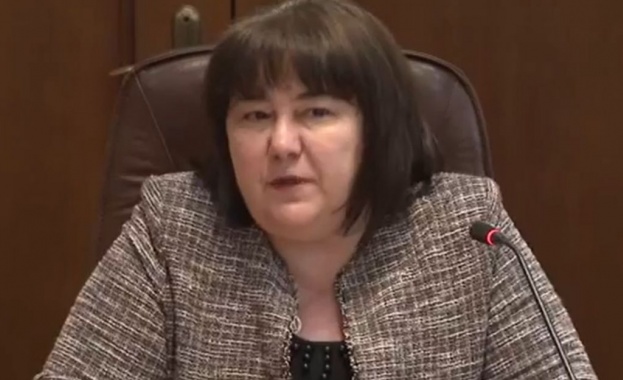 Финансовият министър Росица Велкова: България няма да приеме еврото от 2024 г.