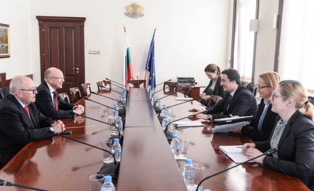 Въпросът за върховенството на закона не е само национален въпрос