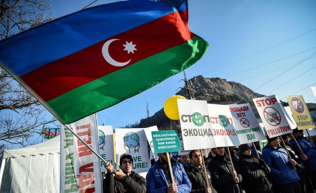 Вече повече от два месеца продължават мирните протести на Лачинския