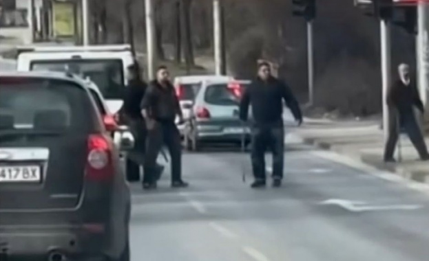 Четирима задържани след боя с бухалки в Пловдив Общо деветима души