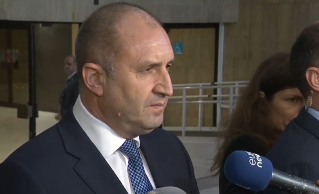 Някой явно иска да влезем в Еврозоната през задния вход