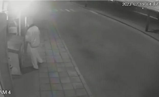 Два обира за по малко от година в магазин в благоевградския