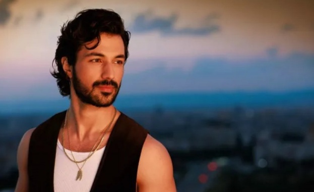 С пълна палитра от вълнуващи любовни трепети красиви гледки и