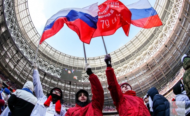 На стадион Лужники в Москва започна митинг концерт посветен на Деня
