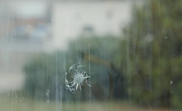 При безразборната стрелба с въздушни пистолети по автобус на градския