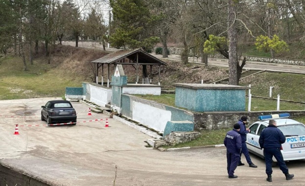 Младежи се задушиха в лек автомобил в село Друмево