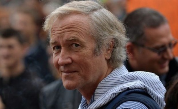 Благодарение на факта че всъщност България е позволила на частния