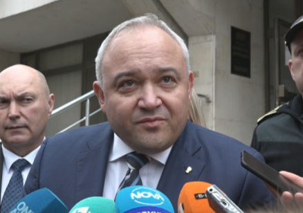 Министър Демерджиев: Имало е теч на информация от ОДМВР-Перник към прокурорския син Васил Михайлов