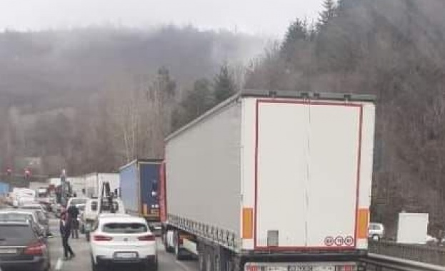 Автовоз се запали в тунел Витиня Инцидентът е станал в