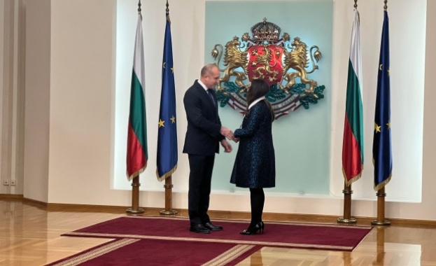 Президентът Румен Радев връчи орден Мадарски конник първа степен на