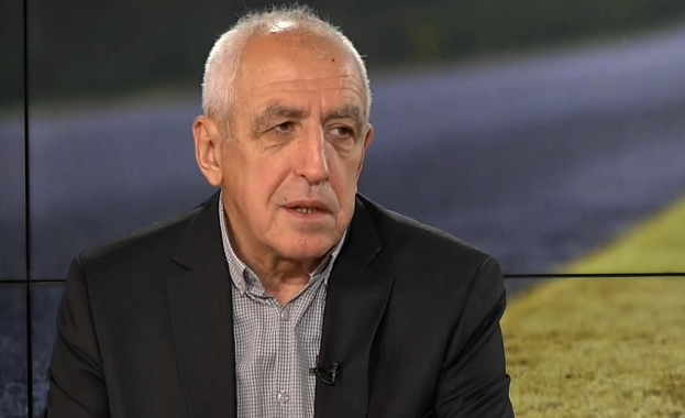 По неофициални данни от гръцките железничари единият влак се е