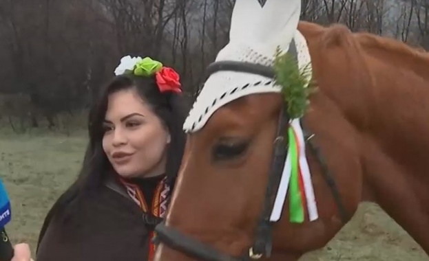Ездачи решиха да отбележат Деня на Освобождението с конен поход