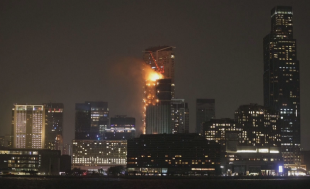 Около 170 души бяха евакуирани от търговски район на Хонконг