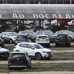 Продажбите на нови автомобили в Русия спаднаха с 62 на сто