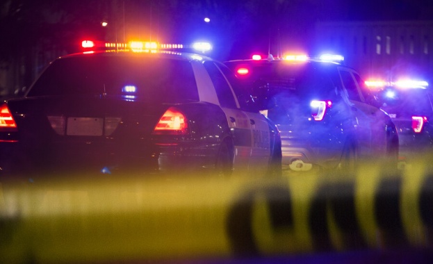 Двама души загинаха а осем бяха ранени при блъсканица след