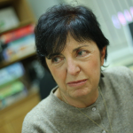 Теодора Димова е готова с новата си книга „Не ви познавам“