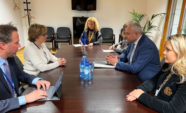 Заместник министър председателят по обществен ред и сигурност и министър на