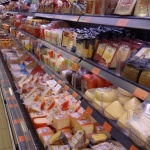 Продължава тенденцията за спад на цените на основните хранителни продукти и тази седмица