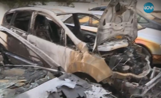 Среднощни палежи на автомобили в центъра на София Няколко коли