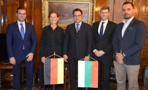 Министър Пулев: Германия е водещият външно търговски партньор на България