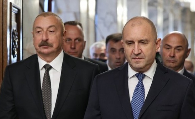 Президентът Румен Радев е на посещение в Азербайджан днес където
