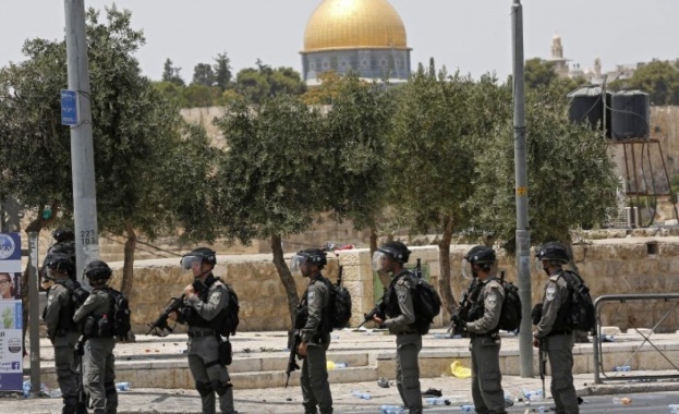 Трима въоръжени палестинци бяха застреляни от израелски войници при престрелка