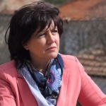 Караянчева: В политиката се нароиха хора, които се опитват да управляват държавата като фирма