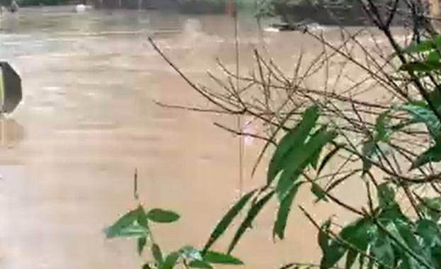 Наводнения и дъждове причинени от циклона Яку убиха 18 души