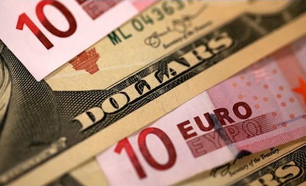 Курсът на еврото скочи до 1,0737 долара в сутрешната междубанкова