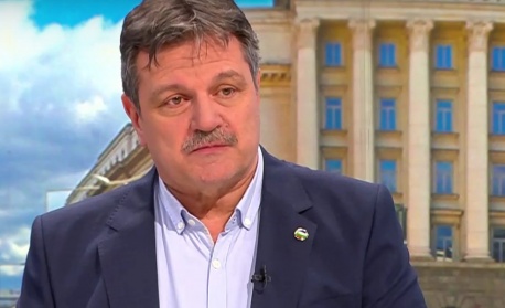 Александър Симидчиев: МЗ още утре може да даде 12-15 млн. лева за младите лекари