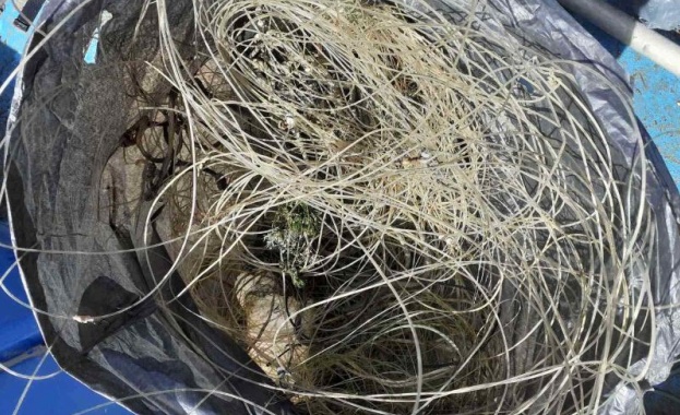 При извършена проверка по брега и във водите на язовир