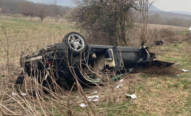 15 годишно момче катастрофира с колата на родителите си Без знанието