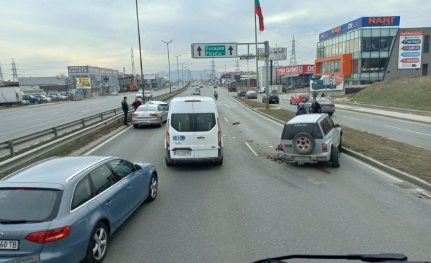 Верижна катастрофа с четири коли е станала във вторник сутринта