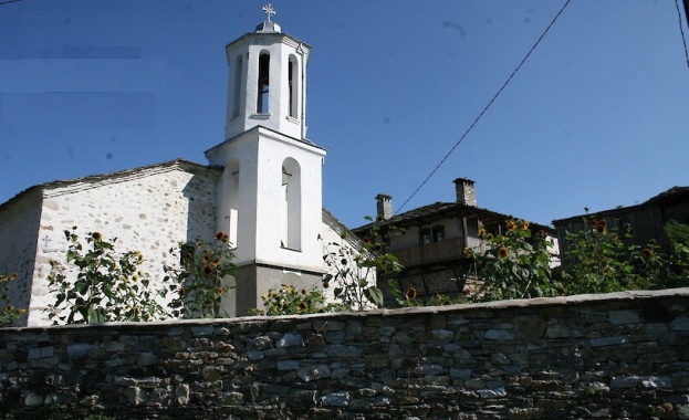 Средства за реставрация на Храм Свети Никола в село Долен