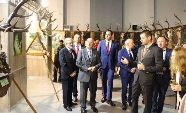 Осмата национална трофейна изложба вече приема посетители