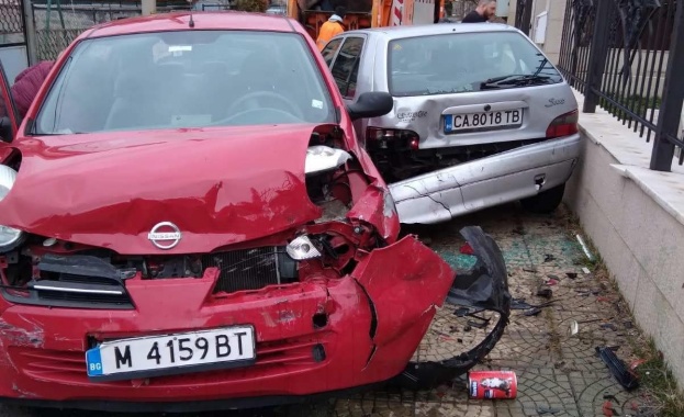 Камион за боклук помете пет паркирани коли Инцидентът стана в