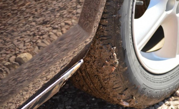 Откриха автомобил разфасован на части в автоморга в Големо село