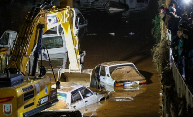 Нов порой се изля над турския окръг Шанлъурфа където преди