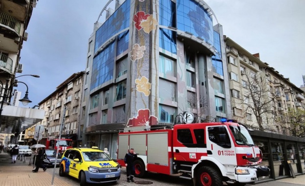 Сигнал за пожар на ъгъла между бул Витоша и ул