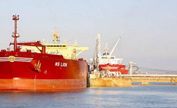 Лондон: Русия смята да минира пътя на украинските кораби със зърно