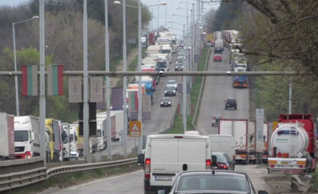 В Русе земеделски производители излизат на протест С трактори в 10