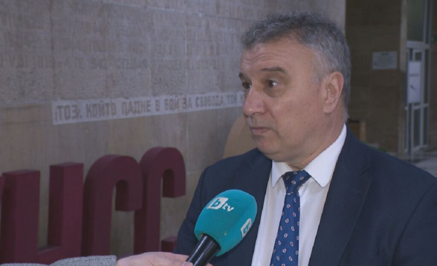 Серията бомбени заплахи срещу училища буквално парализира учебния процес последните