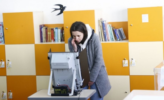 Наблюдателите от ОССЕ: Тайната на вота е нарушена в редица секции по време на изборите