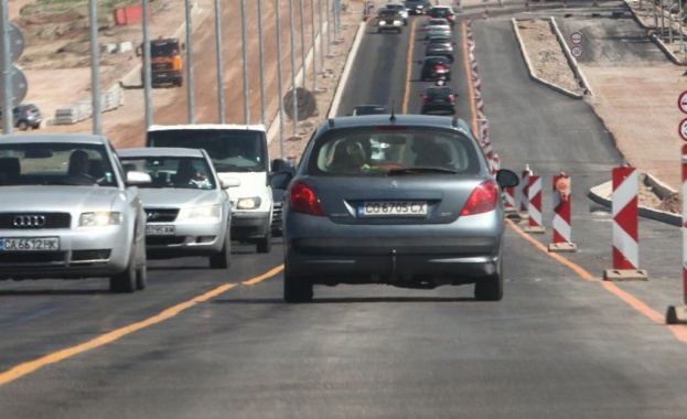 От 9 часа днес 3 април до 9 часа на