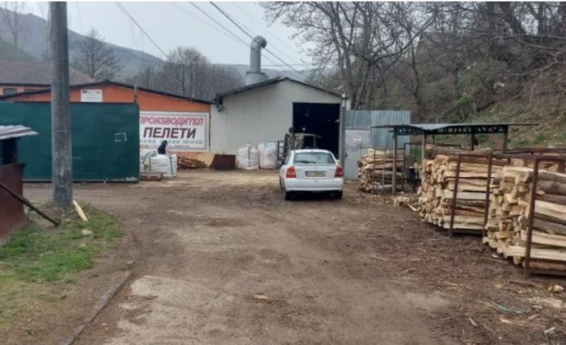 Акция на ГДБОП в цех за пелети в село Полена