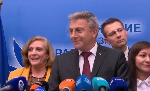 Първо искам да благодаря на всички български граждани които участваха