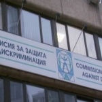 Комисията за защита от дискриминация се самосезира заради сваленото от самолет дете