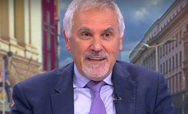 Смяната на външния министър е странно решение което води само