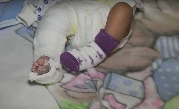 Родители на новородено твърдят че детето им е пострадало по